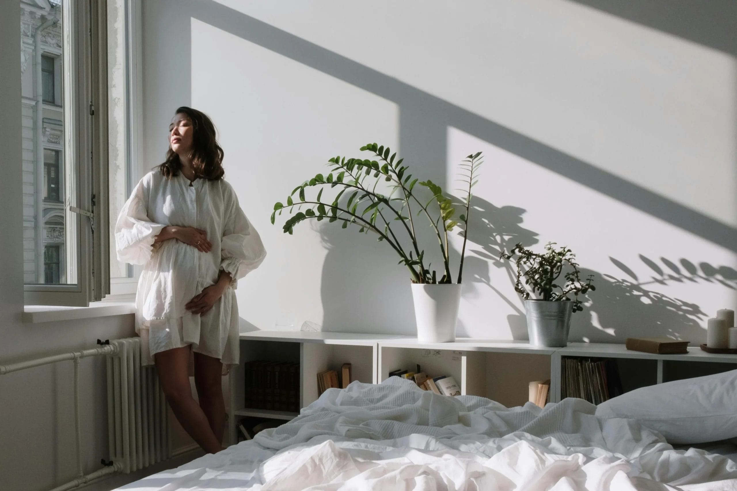 maternity photoshoot set in white theme